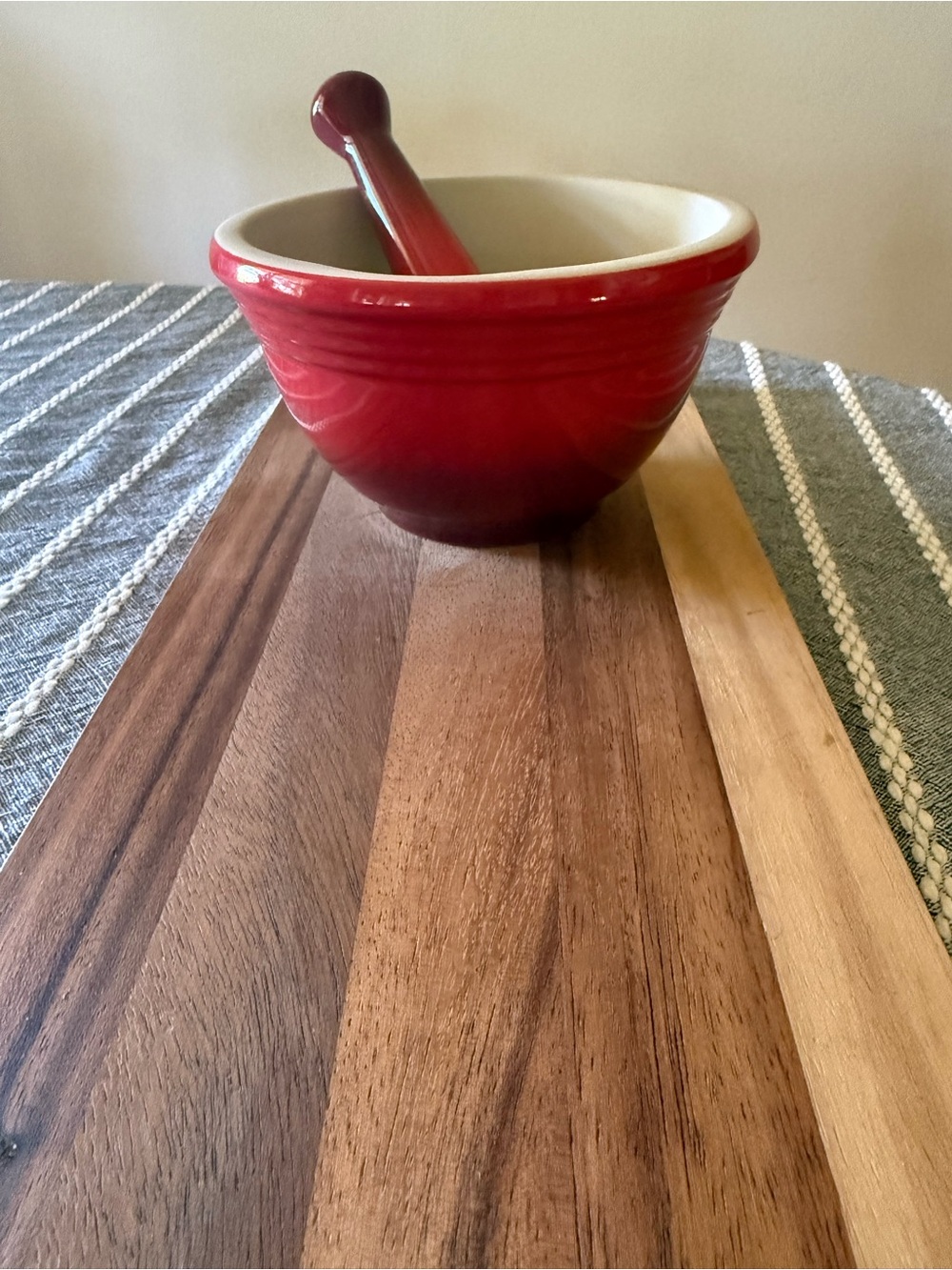 Le Creuset  Stoneware  Mortar and Pestle - Cerise red